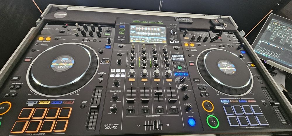 Pioneer XDJ-XZ  w SUPER stanie + DECKSAVER + CASE