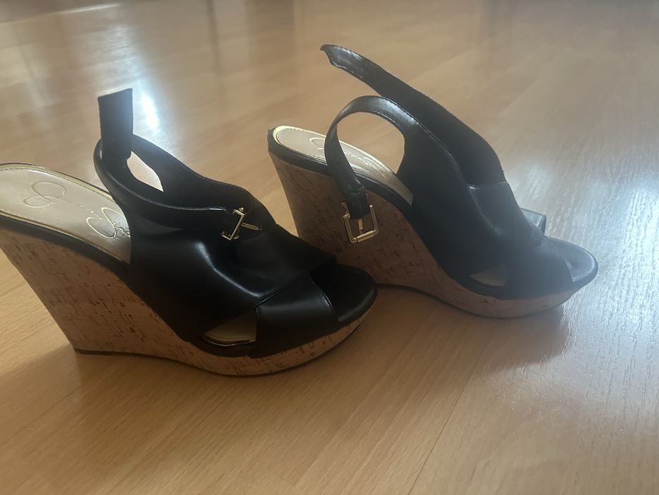 Босоножки брендовые черные