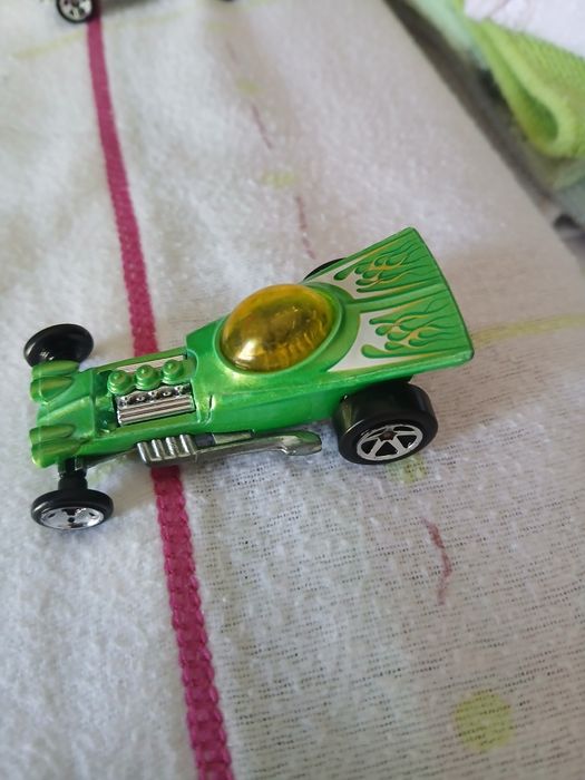 Hot wheels diversos