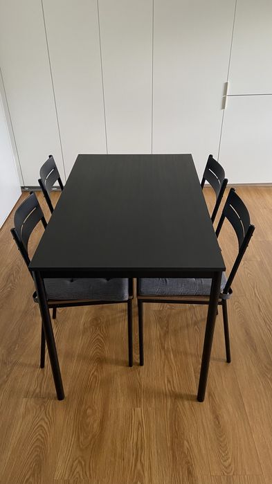 Conjunto de mesa e cadeiras IKEA