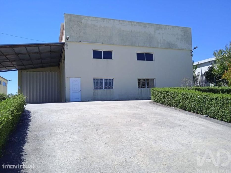 Hangar em Constantim e Vale de Nogueiras de 580,00 m2