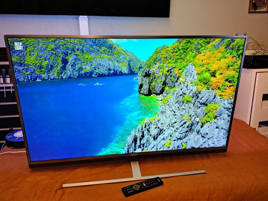 Philips 49" android TV 4K Netflix YouTube DVB-T 2 hevc  ambilight