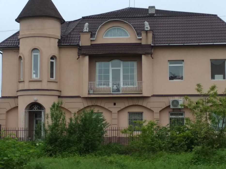 Продається , будівля в центрі міста  2 та 3 поверх