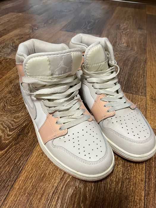 Продам шкіряни кросівки Nike демісезонні високіі