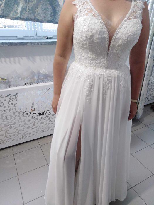 SUKNIA ŚLUBNA rozm.40/42 plus dwa welony i sweterek Poznań/Lublin