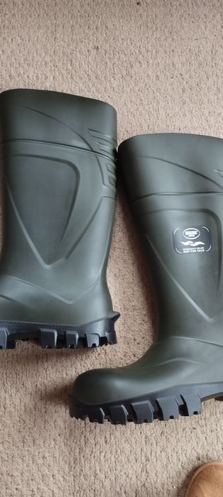 Чоботи різові , військові . Сапоги резиновые