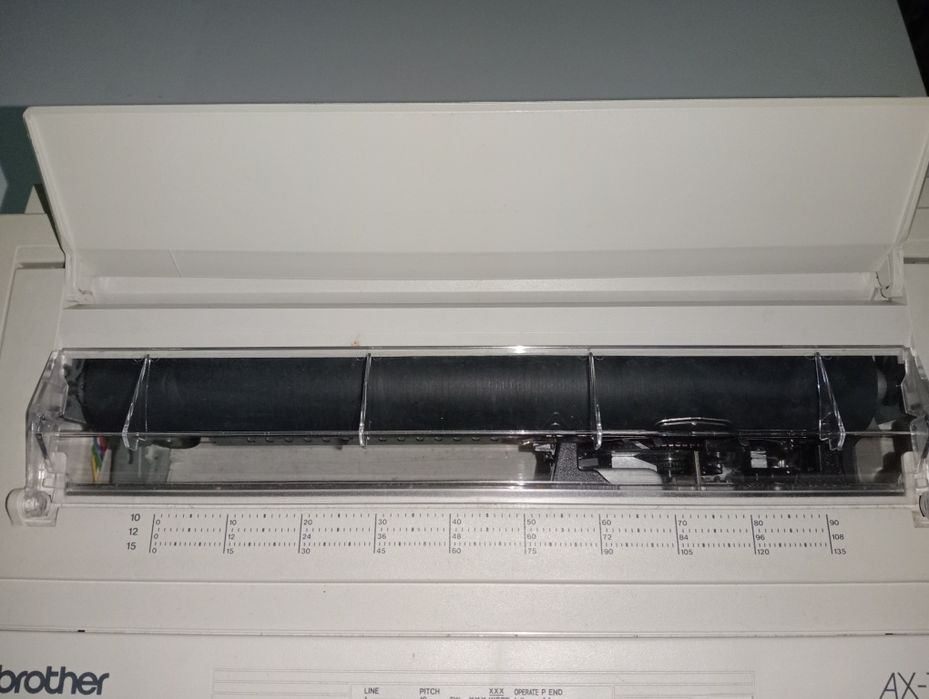 Máquina de escrever eletrônica