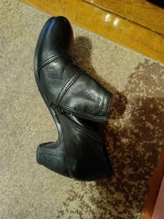 Sapatos pretos senhora