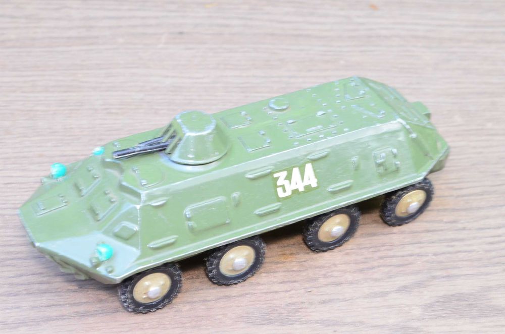 Игрушечный БТР-60ПБ (масштаб 1:43) СССР в коллекцию машинка военная техника