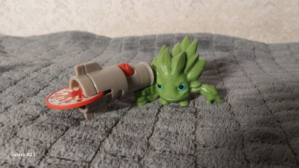 Іграшки з полтавського McDonalds різних років