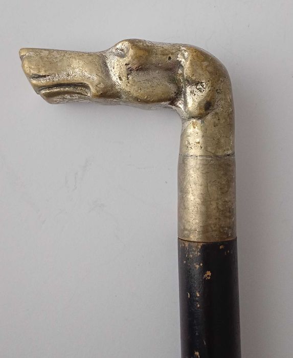 Laska kolekcjonerska z głową psa