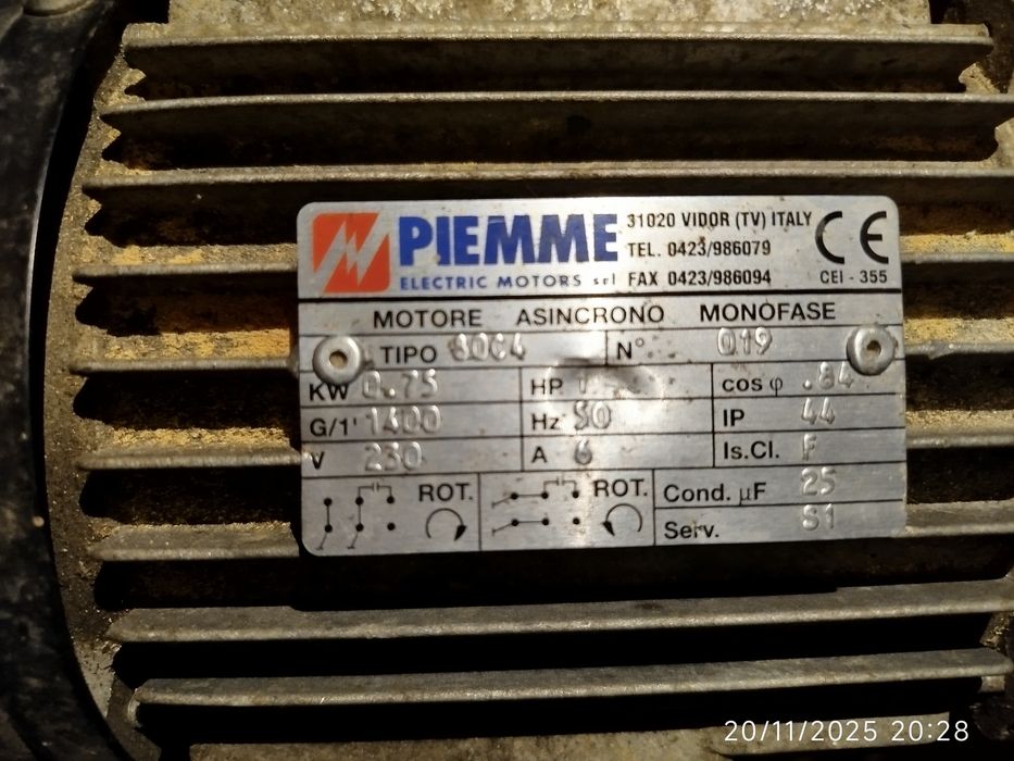 Esmagadora de uvas elétrica