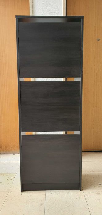 Sapateira preta IKEA BISSA 3 portas (shoe cabinet) 49x28x135 cm – 25€
