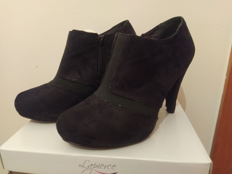 Botins salto alto Lapierce preto azulado