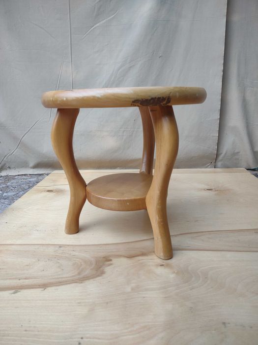 Kwietnik mały . wys. 28 cm.