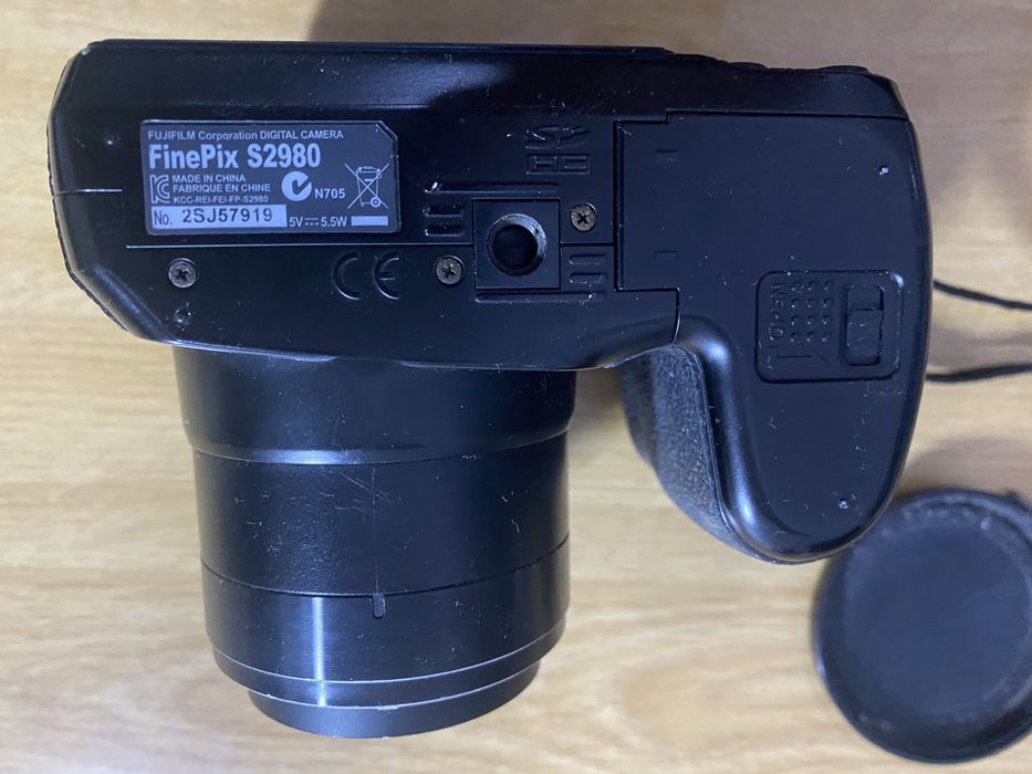 Máquina fotográfica FujiFilm Finepix avariada