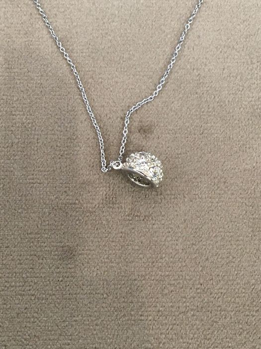 Fio / colar com meia bola em prata e zirconeas