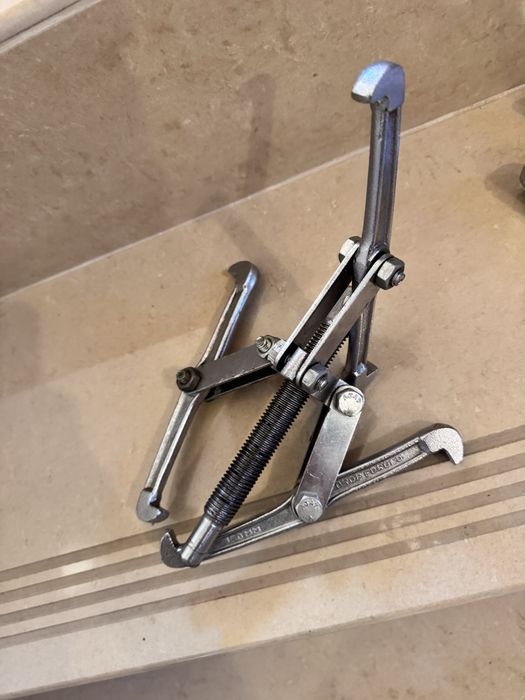 Sciagacz łożysk trójramienny  drop forged 150mm