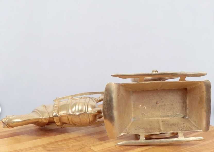 Cavalo puxando uma carroça || Escultura || Latão maciço vintage