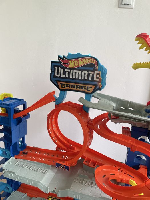 garaż Hot Wheels Ultimate Garage.