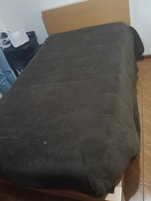 Cama solteiro com colchão