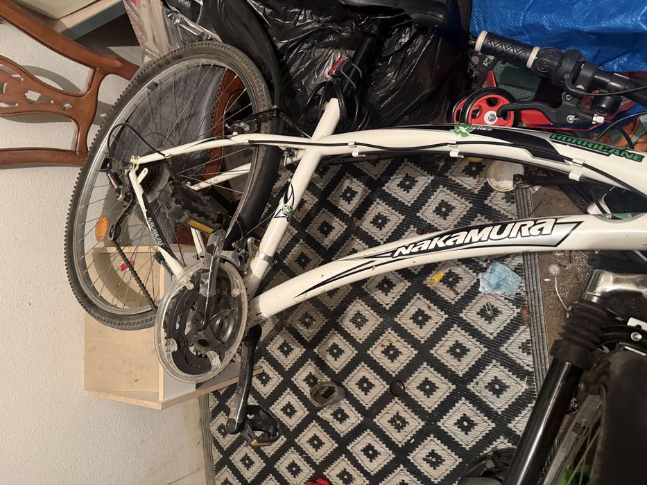 Vendo bicicleta de criança e adulto, pouco usada.