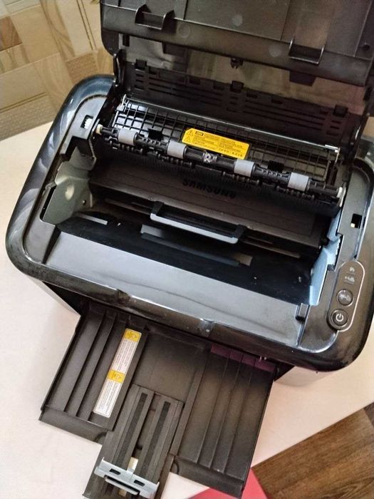 Продам принтер ML-1866