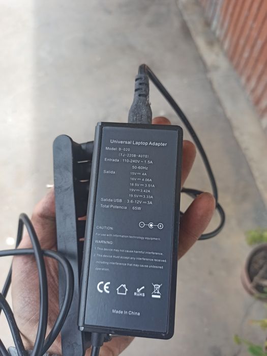 Carregador com várias entradas para portátil 65w