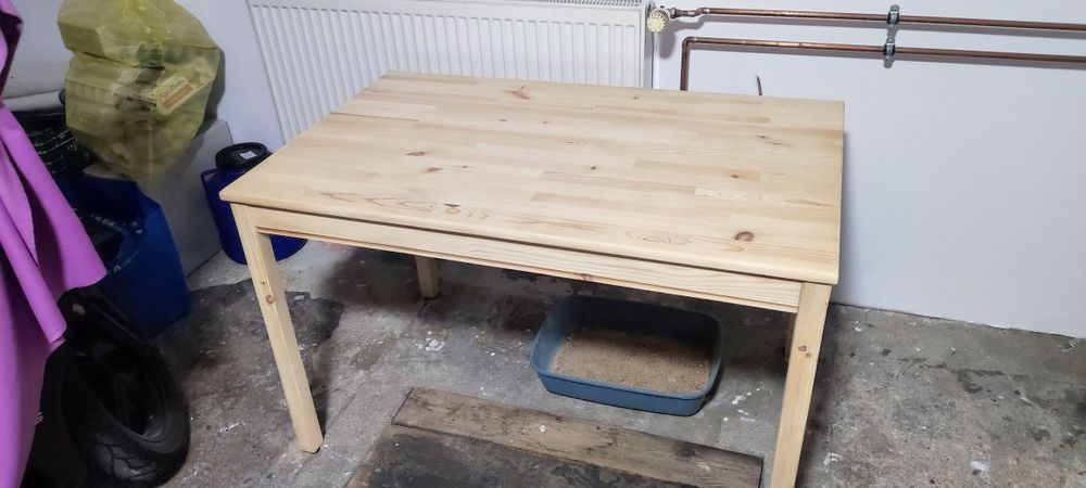 Sprzedam stół drewniany