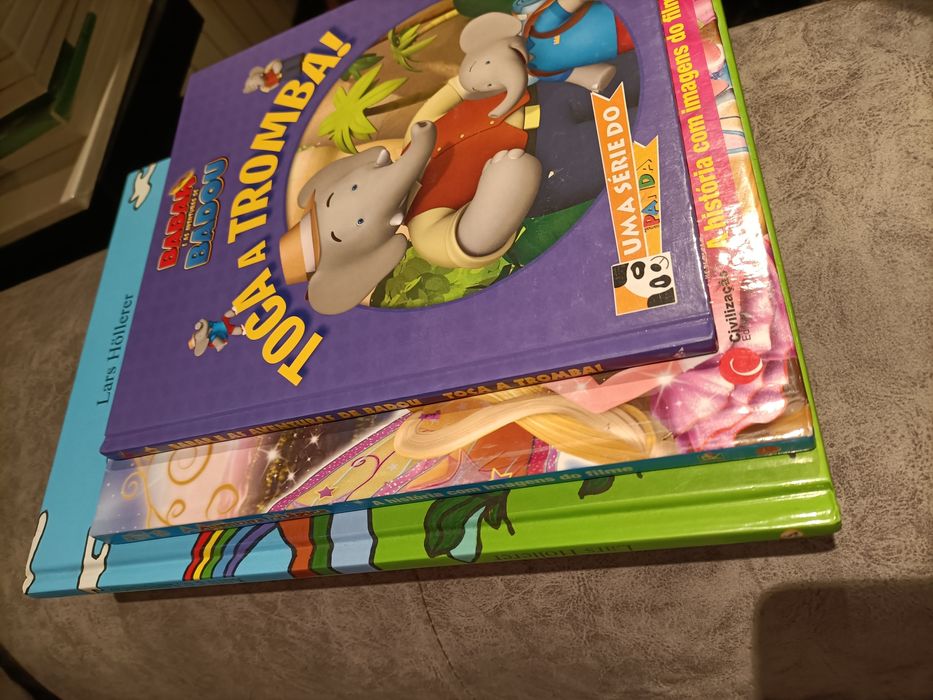 Livros infantis como novos