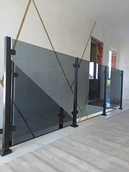 Balustrady barierka szklana całoszklana