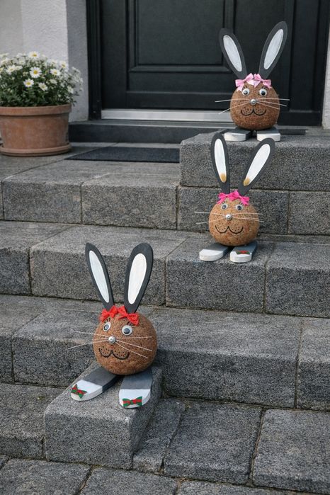 Zajączki wielkanocne z kamienia naturalnego i drewna