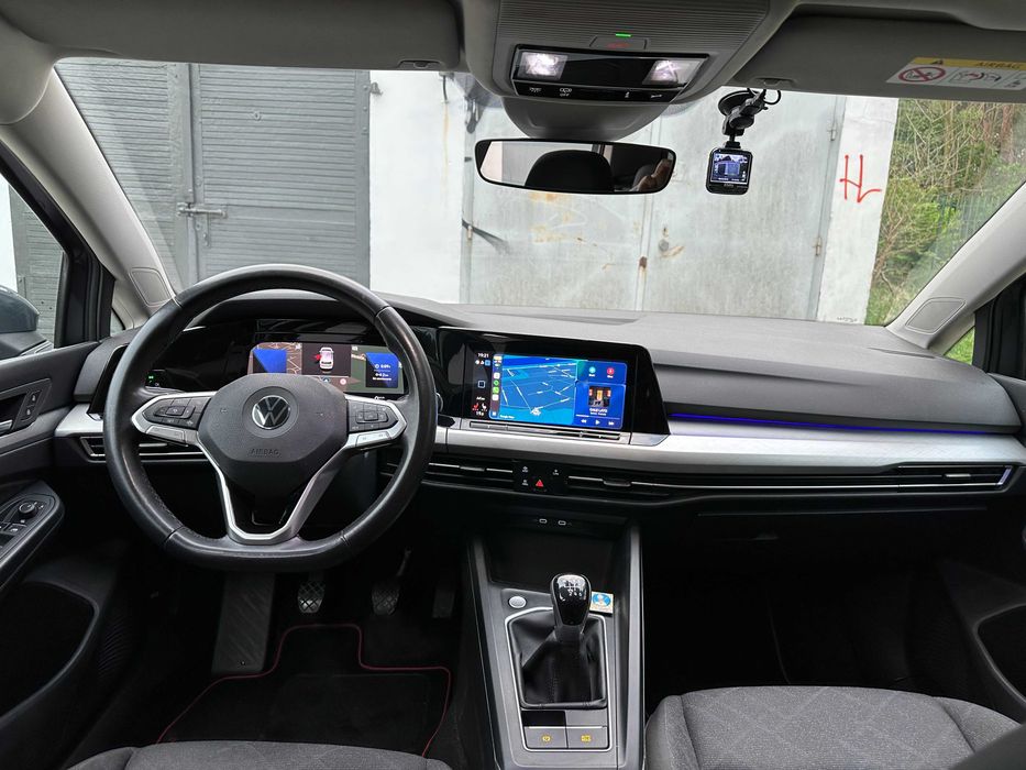 VW Golf 8, niski przebieg
