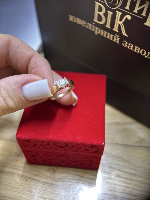 Продам золоту каблучку 16.5