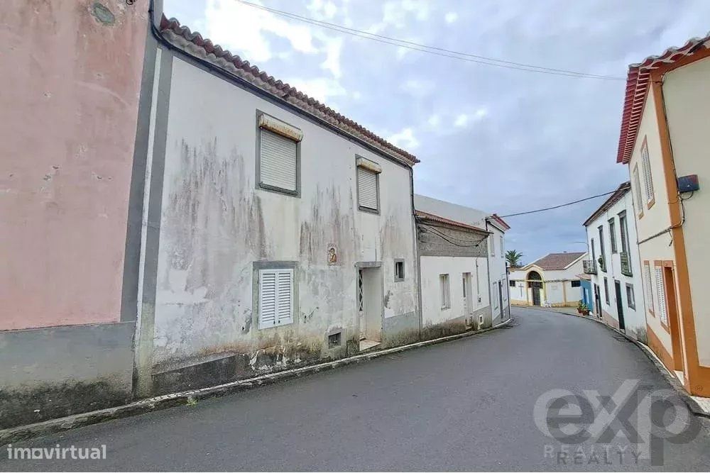 Moradia na Maia para Reabilitar com Projeto Incluído