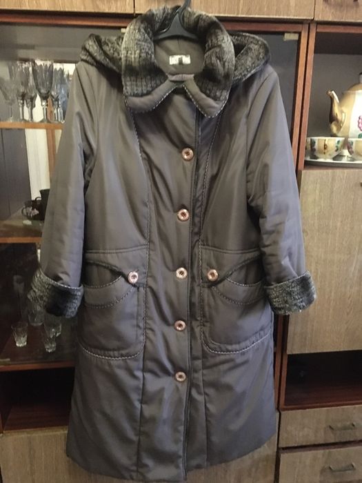 Продам пальто з капішоном осінь весна. Курточка