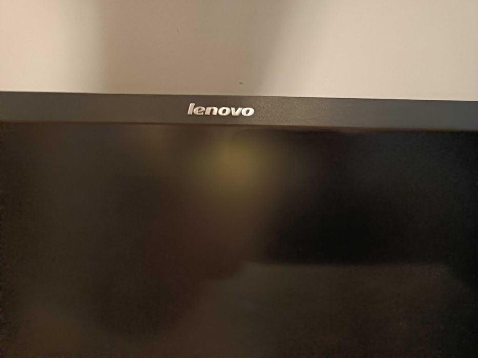 Monitor LENOVO 23 cal Dobra okazja!! Fajny duży, może być pod laptopa.