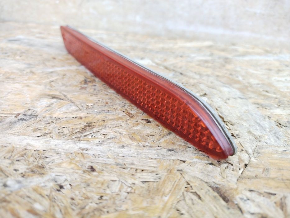 Toyota Rav4 V 2018- Отражатель катафот заднего бампера правый