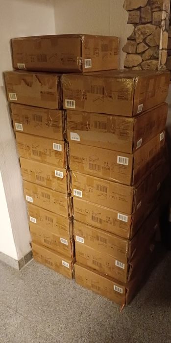 Stolik/szafka nocna wisząca firmy Venture home