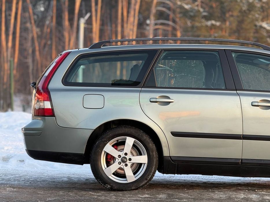 Volvo v50, 2006 року, 1.6 дизель, механіка, 274т.км.
Надійний дизельни