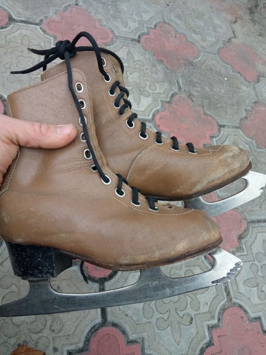 Детские коньки для катання на льду