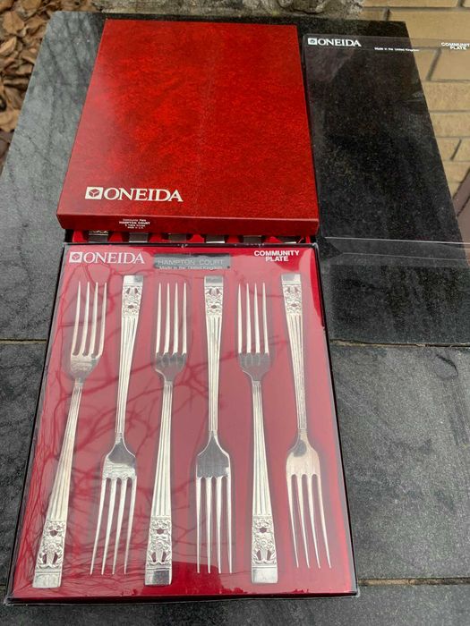 Вінтажні посріблені англійскі набори ONEIDA COMMUNITY