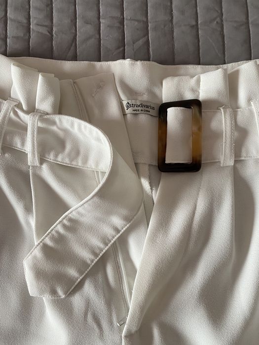 Calças brancas Stradivarius