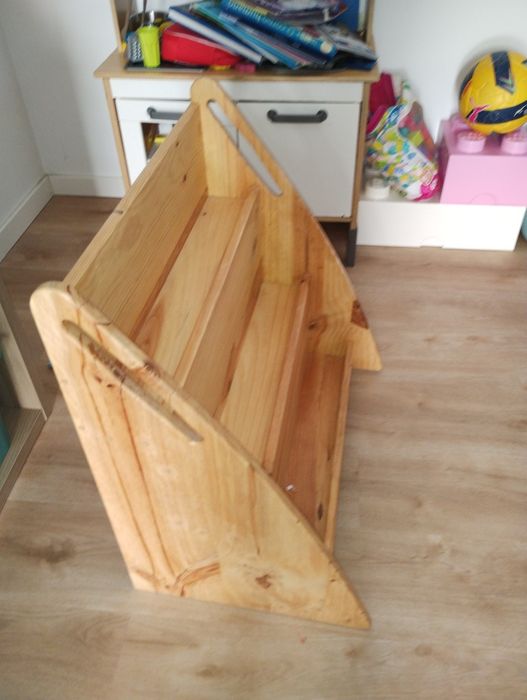 Expositor de livros Montessori