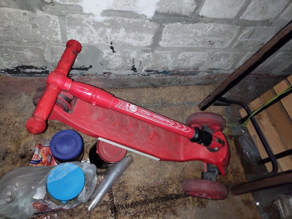 Продам самокат.санки