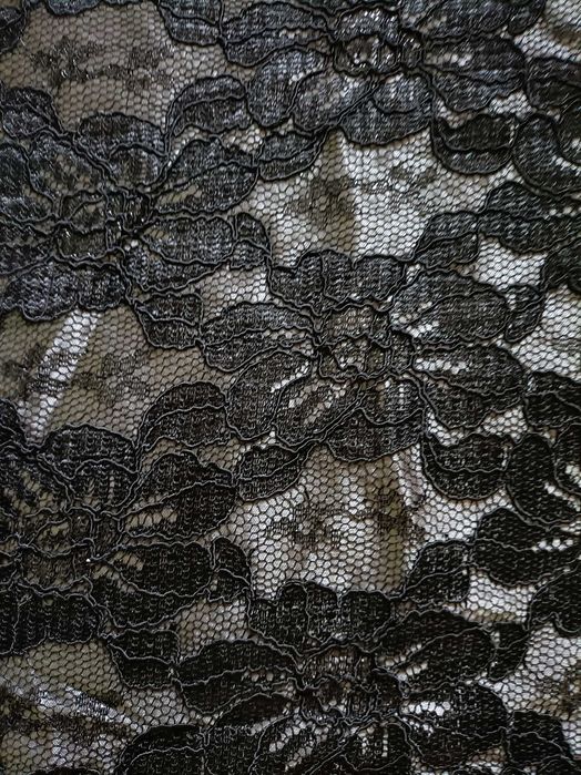 Koronka na podszewce, czarna z popielem