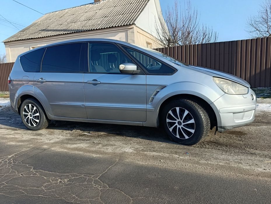 Авто для Військових. Мінівен 7 місний.