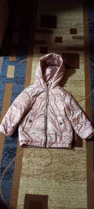 Куртка  осіння на дівчинку
