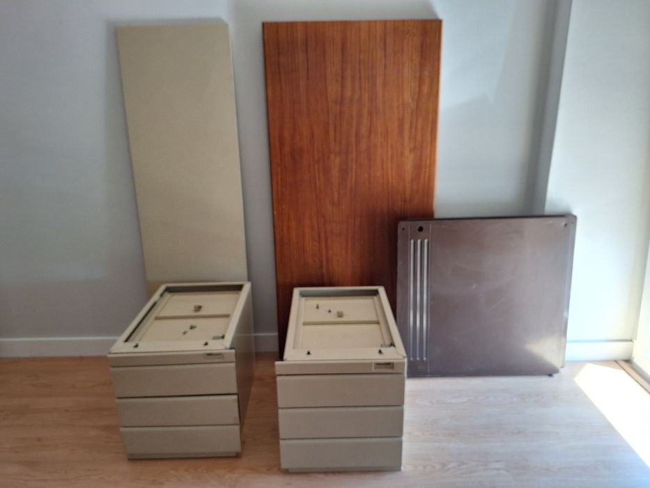 Vendo Secretária anos 70 vintage