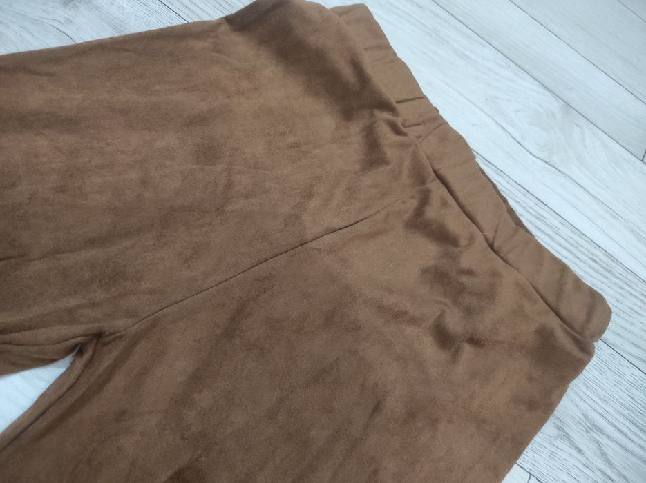Zamszowe legginsy damskie